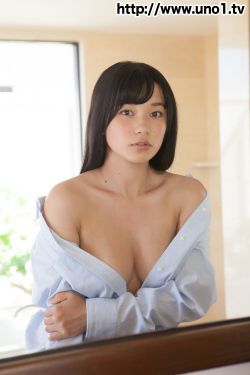 大胸隔壁女孩